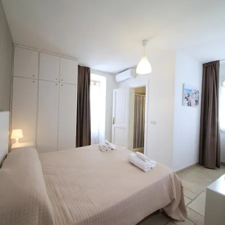 Dimora Amalfitana Πανσιόν 3*